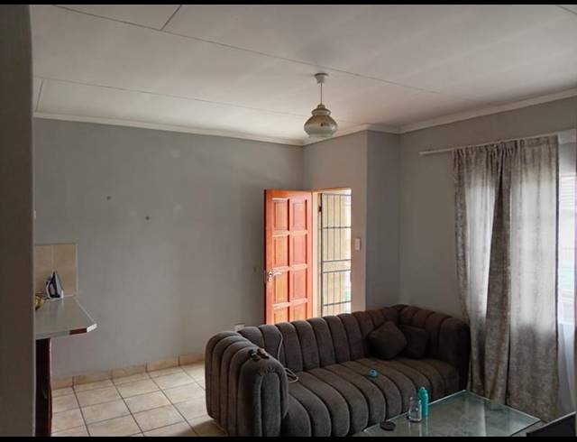 2 BEDROOM PROPERTY TO RENT IN LADANNA